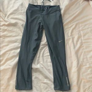 Nike grayish-blue Capri leggings